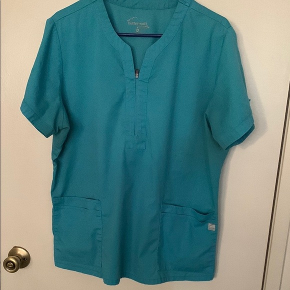Gently Loved Turquoise Scrub Top by Butter Soft - Picture 1 of 8